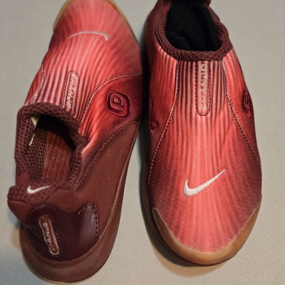 Like new Nike Tennis shoes - Picture 2 of 4